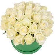 Белые розы в круглой коробке