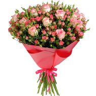 Bouquet of common and bush roses