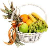 Кошик фруктів з виноградом