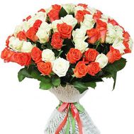 A creative bouquet of 101 roses