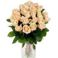 Персиковые розы в букете