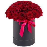 Розы в шляпной коробке