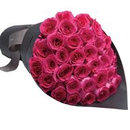 Дивовижні рожеві імпортні троянди