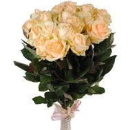 Бажаний букет персикових троянд
