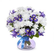 Bouquet of irises and chrysanthemums
