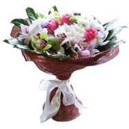 Букет из орхидей и кустовых роз