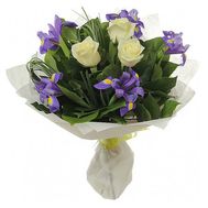 Букет із троянд і ірисів