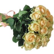 Букет кремових троянд