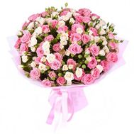 Bouquet of bush roses