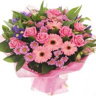 Букет роз и хризантем