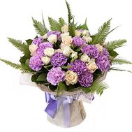 Гарний букет троянд і гвоздик