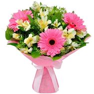 Милый букет из гербер и альстромерий