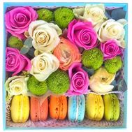 Квіткова коробочка з макарунами