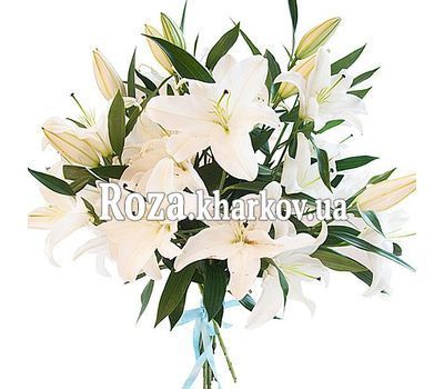Белоснежный букет лилий