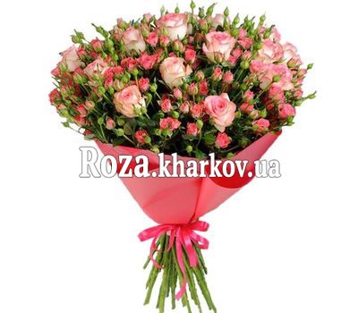 Букет из обычных и кустовых роз Букет из обычных и кустовых роз