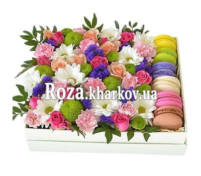 Летняя композиция с макарунами