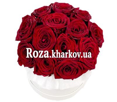 Невелика коробка з трояндами Невелика коробка з трояндами