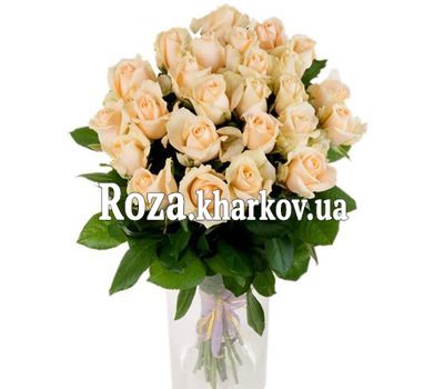 Персиковые розы в букете