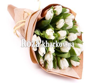 Белые тюльпаны в крафте