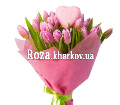 25 розовых тюльпанов с сердцем