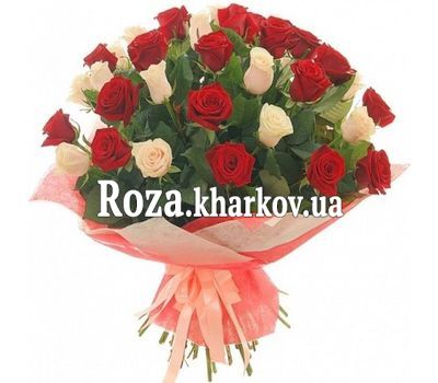45 білих і червоних троянд