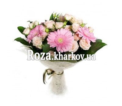 Букет из кустовых роз и гербер