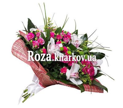 Bouquet of bush roses and orchids