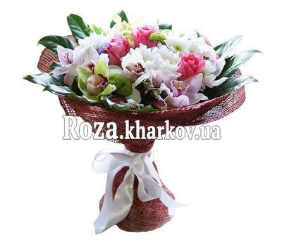 Букет из орхидей и кустовых роз