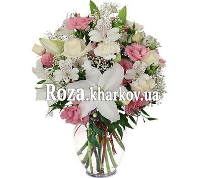 Букет із троянд і альстромерій