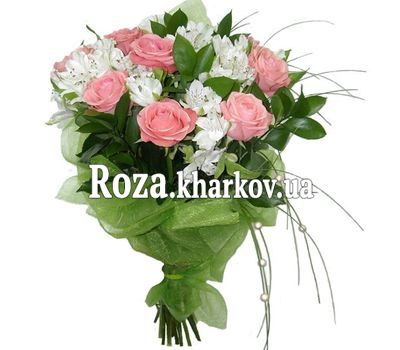 Bouquet of roses and alstroemerias