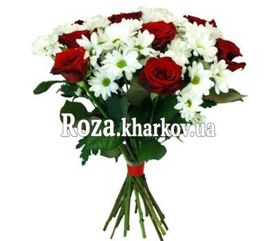 Букет из роз и хризантем