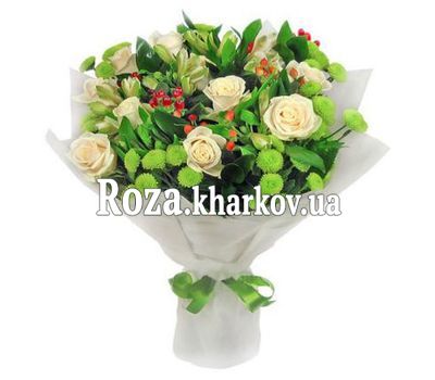 Bouquet of roses and chrysanthemums