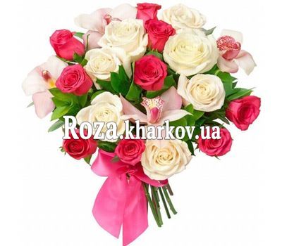 Bouquet of roses and orchids