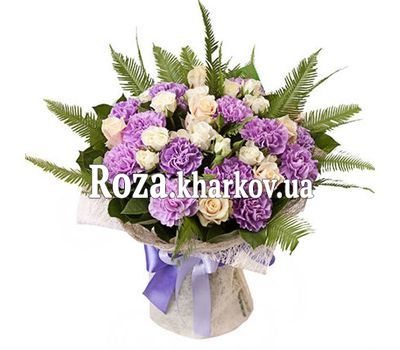 Beautiful bouquet of roses and carnations