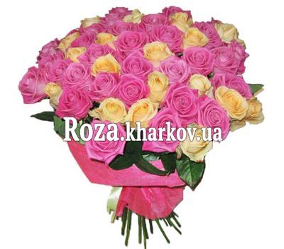 Розово-кремовый букет роз