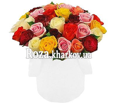 Яркая коробка роз