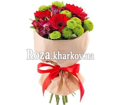 Bouquet in red and green tones