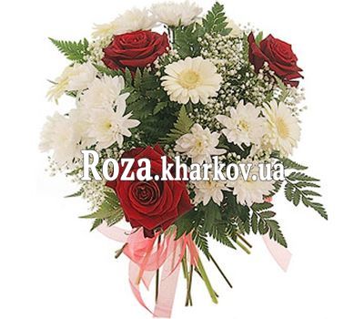 Букет из хризантем и роз